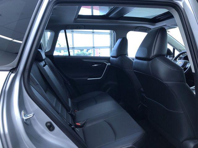 Photo of 2022 Silver Toyota RAV4 Hybrid