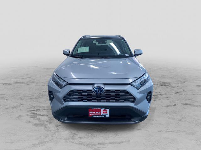 Photo of 2022 Silver Toyota RAV4 Hybrid