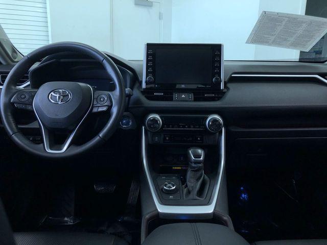 Photo of 2022 Silver Toyota RAV4 Hybrid