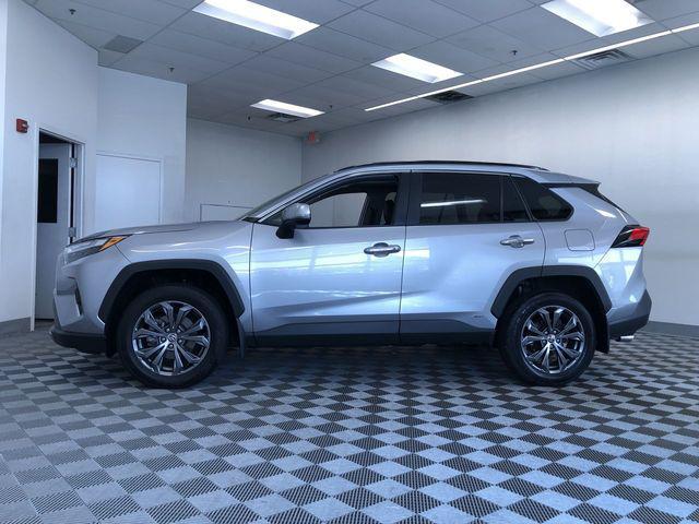 Photo of 2022 Silver Toyota RAV4 Hybrid