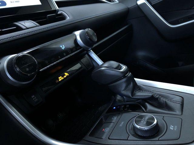 Photo of 2023 White Toyota RAV4 Hybrid