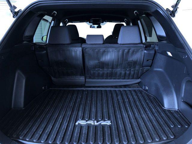 Photo of 2023 White Toyota RAV4 Hybrid