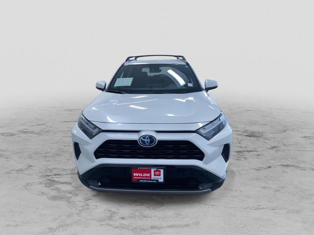 Photo of 2023 White Toyota RAV4 Hybrid