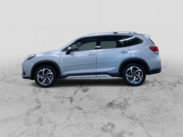 Photo of 2023 Ice Silver Metallic Subaru Forester