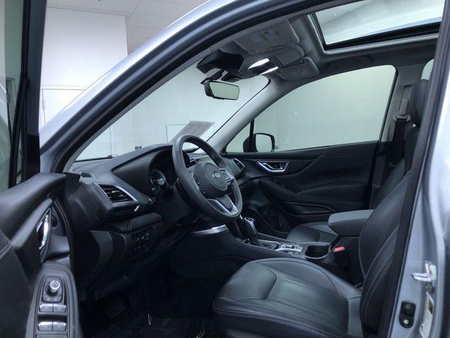Photo of 2023 Ice Silver Metallic Subaru Forester