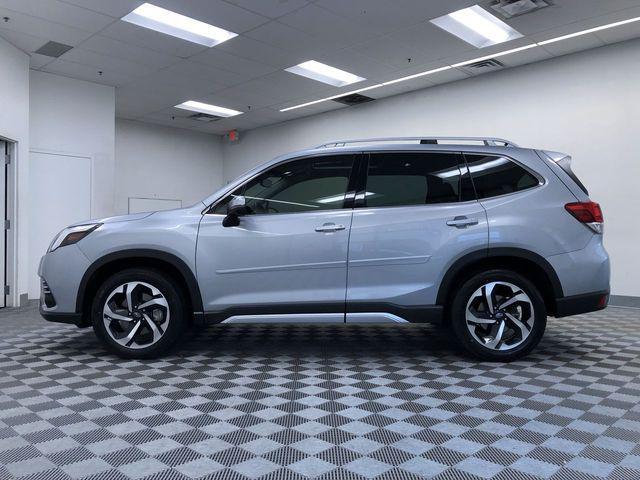 Photo of 2023 Ice Silver Metallic Subaru Forester