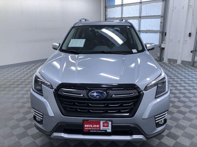 Photo of 2023 Ice Silver Metallic Subaru Forester