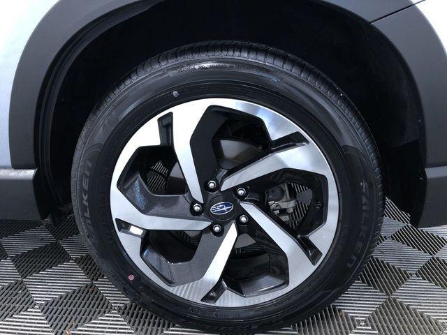 Photo of 2023 Ice Silver Metallic Subaru Forester