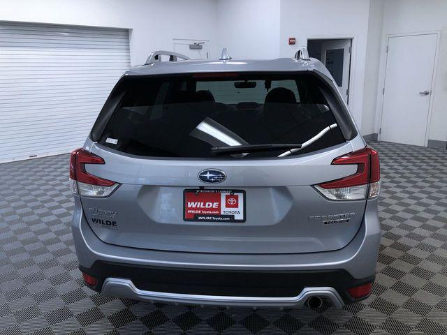 Photo of 2023 Ice Silver Metallic Subaru Forester