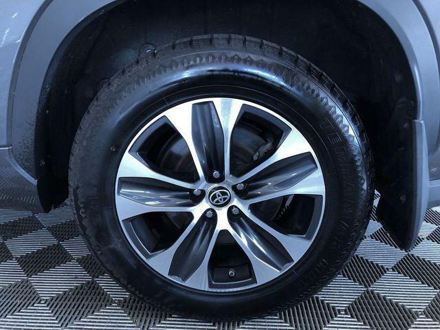 Photo of 2022 Gray Toyota Highlander