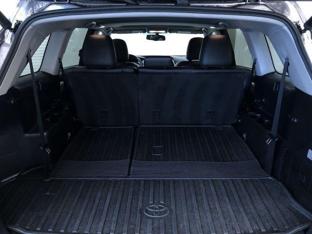 Photo of 2016 Gray Toyota Highlander
