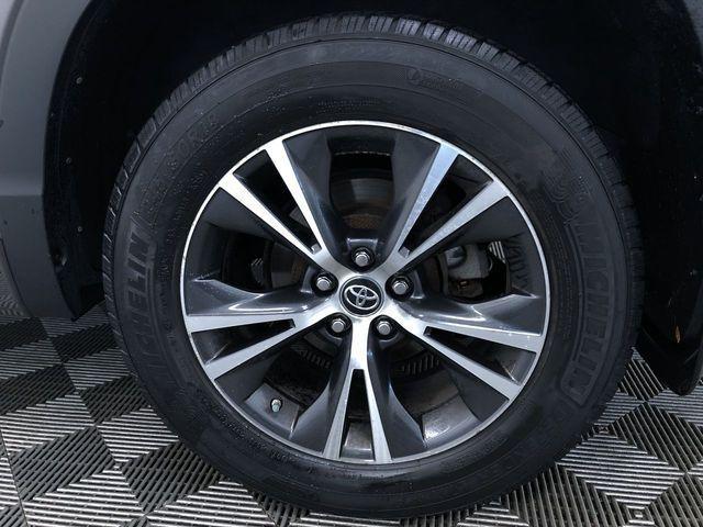 Photo of 2016 Gray Toyota Highlander