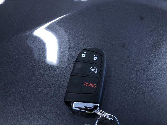 Photo of 2022 Granite Crystal Metallic Clearcoat Jeep Compass