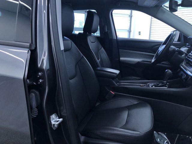 Photo of 2022 Granite Crystal Metallic Clearcoat Jeep Compass