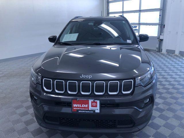 Photo of 2022 Granite Crystal Metallic Clearcoat Jeep Compass