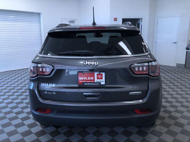 Photo of 2022 Granite Crystal Metallic Clearcoat Jeep Compass