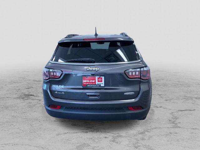 Photo of 2022 Granite Crystal Metallic Clearcoat Jeep Compass