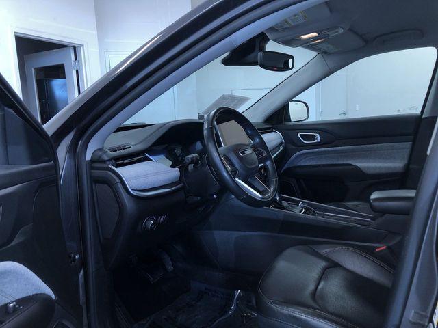 Photo of 2022 Granite Crystal Metallic Clearcoat Jeep Compass
