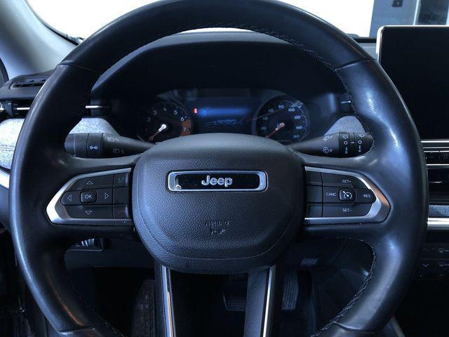 Photo of 2022 Granite Crystal Metallic Clearcoat Jeep Compass