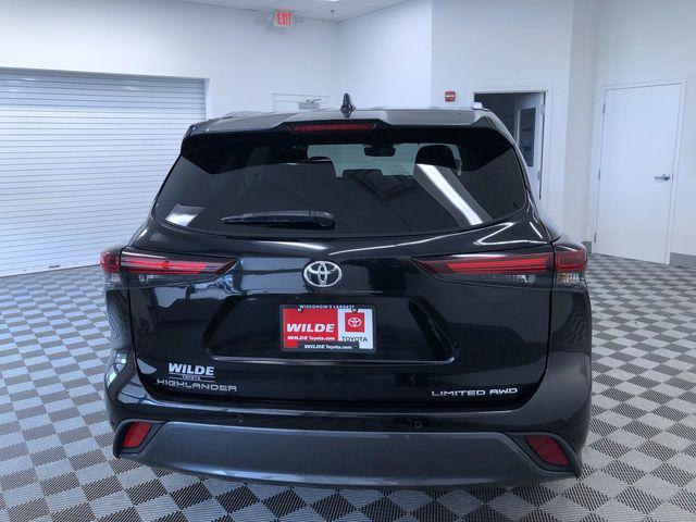 Photo of 2024 Black Toyota Highlander