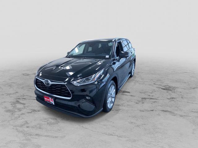 Photo of 2024 Black Toyota Highlander