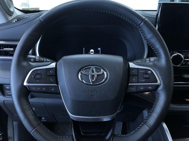 Photo of 2024 Black Toyota Highlander
