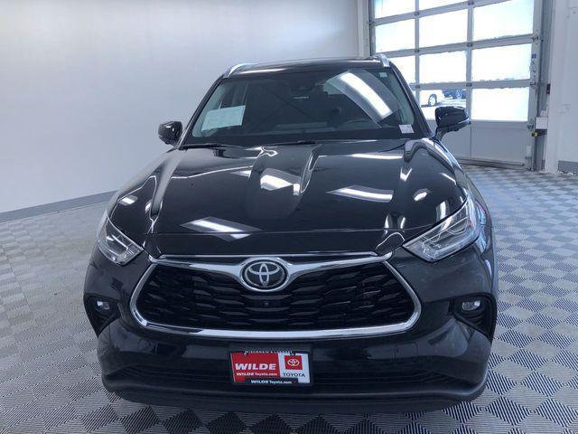Photo of 2024 Black Toyota Highlander