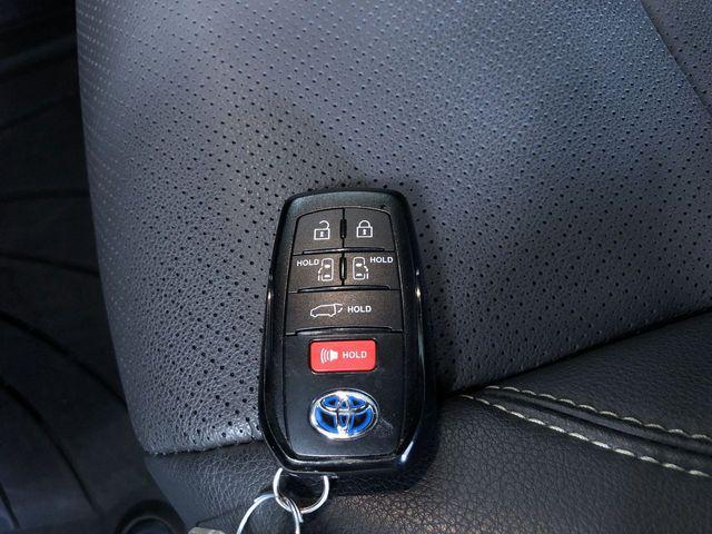 Photo of 2025 Midnight Black Metallic Toyota Sienna