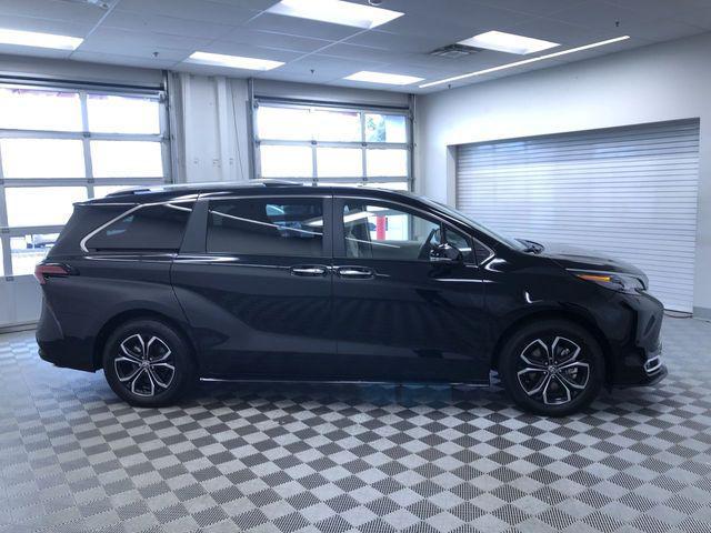 Photo of 2025 Midnight Black Metallic Toyota Sienna