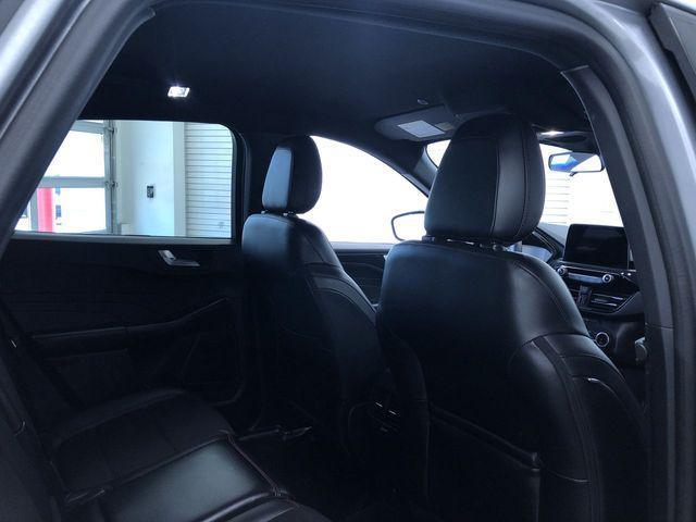 Photo of 2024 Silver Metallic Ford Escape