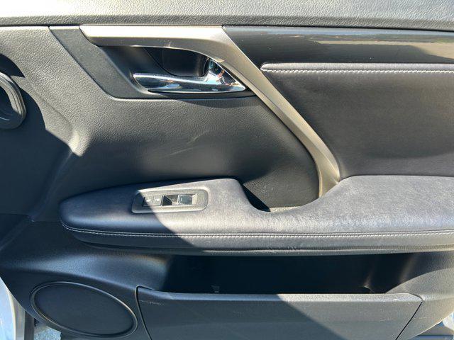 Photo of 2016 Silver Lining Metallic Lexus RX 350