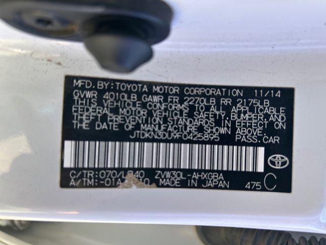 Photo of 2015 Blizzard Pearl Toyota Prius
