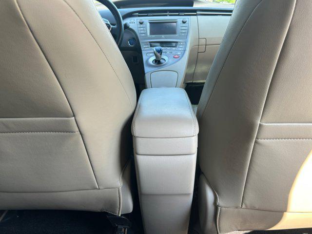 Photo of 2015 Blizzard Pearl Toyota Prius