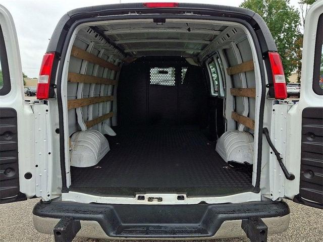 Photo of 2023 Summit White GMC Savana 2500