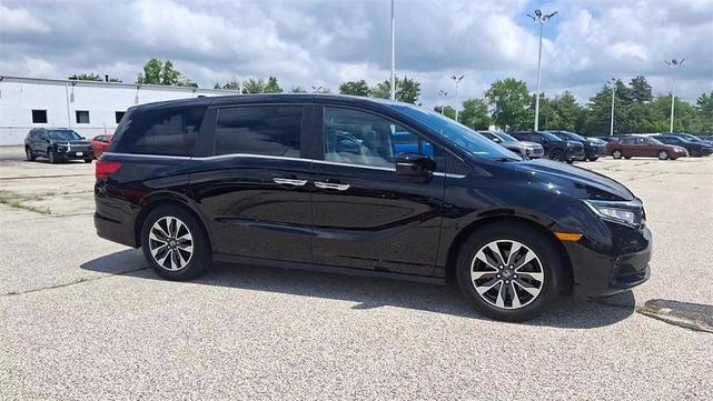 Photo of 2021 Crystal Black Pearl Honda Odyssey
