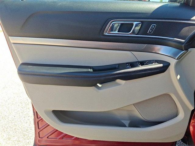 Photo of 2018 Red Ford Explorer
