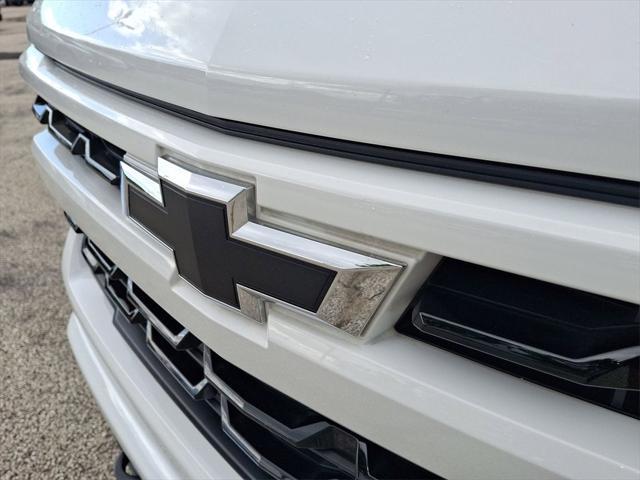 Photo of 2022 Summit White Chevrolet Silverado 1500