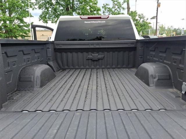Photo of 2022 Summit White Chevrolet Silverado 1500