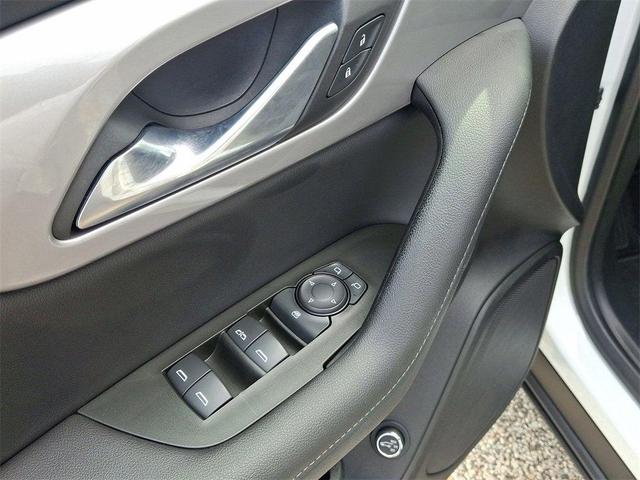 Photo of 2022 Summit White Chevrolet Blazer