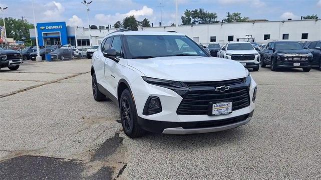 Photo of 2022 Summit White Chevrolet Blazer