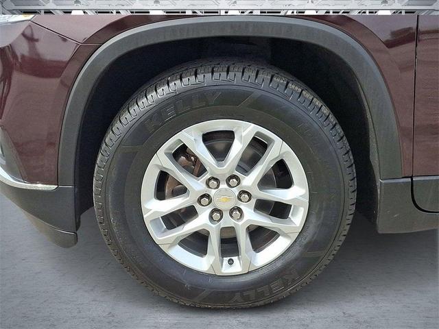 Photo of 2019 Black Currant Metallic Chevrolet Traverse
