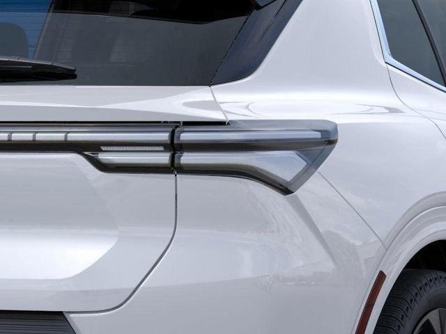 Photo of 2025 Summit White Chevrolet Equinox EV
