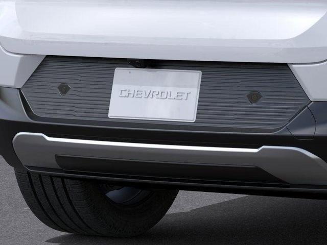 Photo of 2025 Summit White Chevrolet Equinox EV
