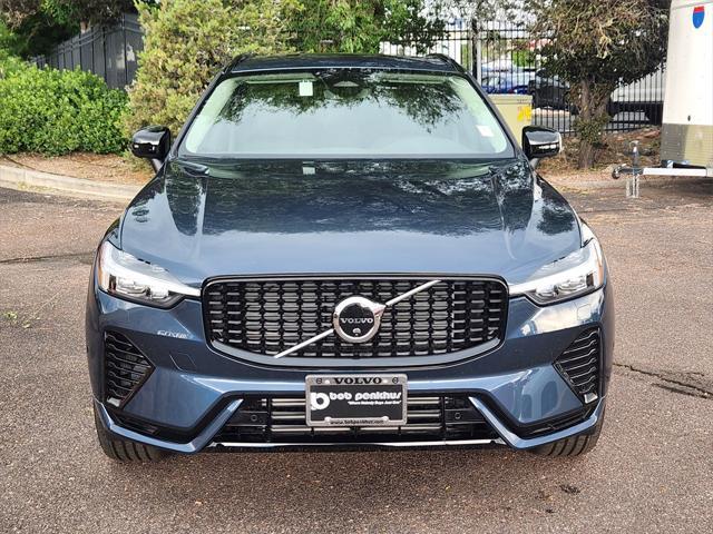 Photo of 2025 Deniumblue Volvo XC60 Plug-In Hybrid