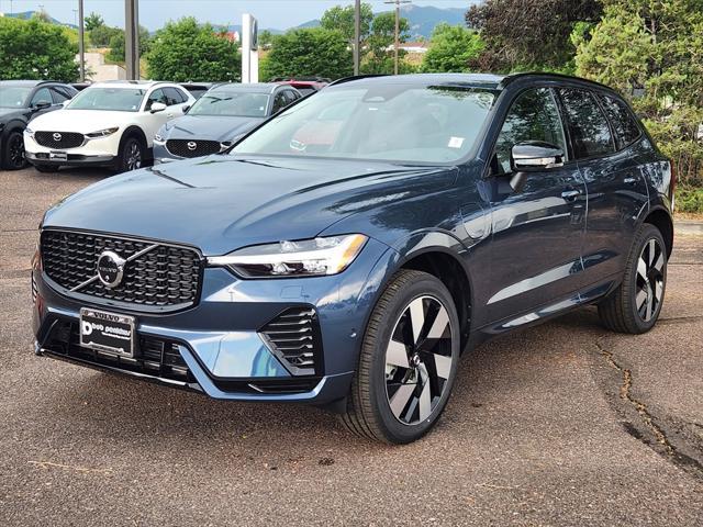 Photo of 2025 Deniumblue Volvo XC60 Plug-In Hybrid
