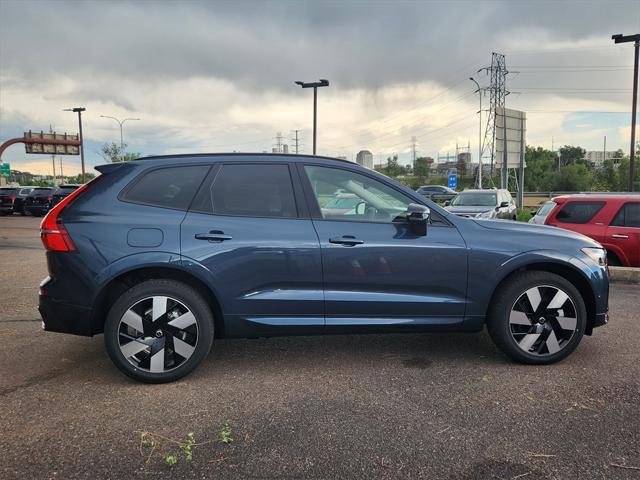 Photo of 2025 Deniumblue Volvo XC60 Plug-In Hybrid
