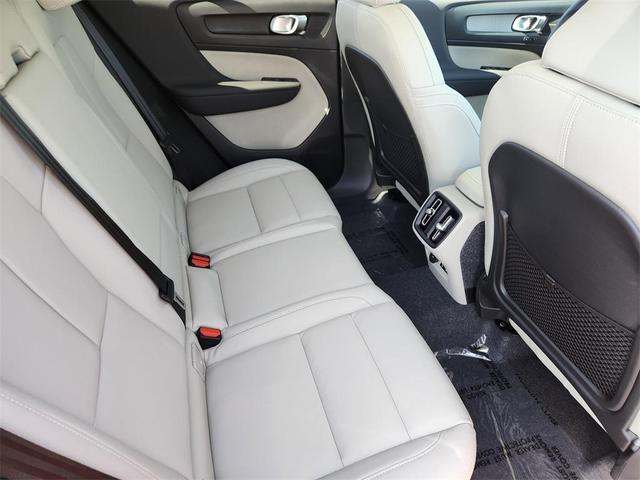 Photo of 2025 Fusionred Volvo XC40