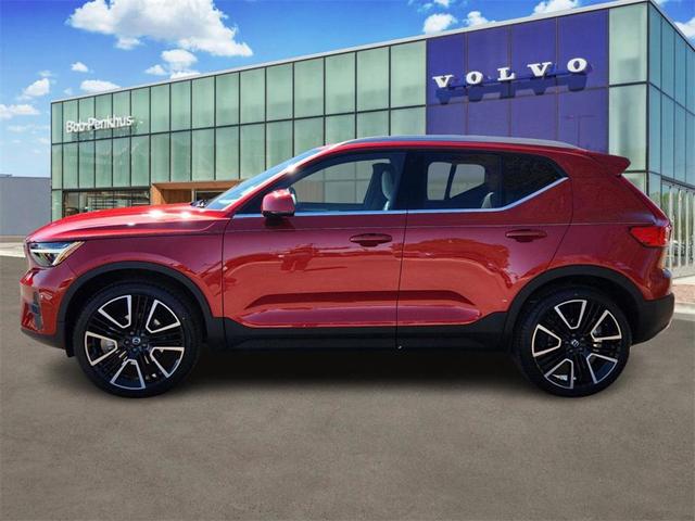 Photo of 2025 Fusionred Volvo XC40