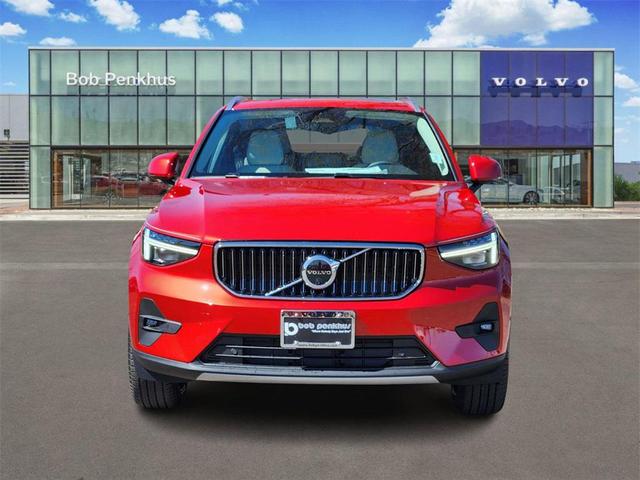 Photo of 2025 Fusionred Volvo XC40
