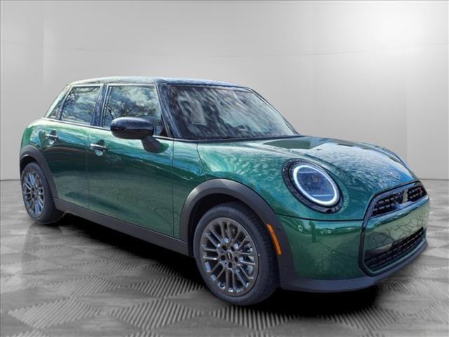 Photo of 2025 British Racing Green IV Metallic MINI Hardtop